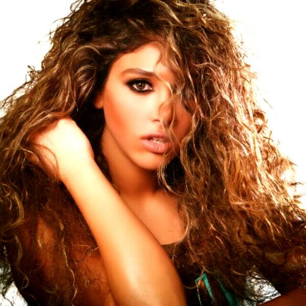 Angela_Mrad's tweet photo. On peut tout dire avec un #regard .. http://t.co/whOBoN17oZ
