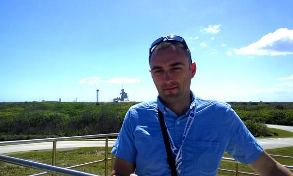 audibledesigns's tweet photo. serious look by a launchpad @robsparham. #NASASocial #SpaceX3 http://t.co/IjbG1LdDKi