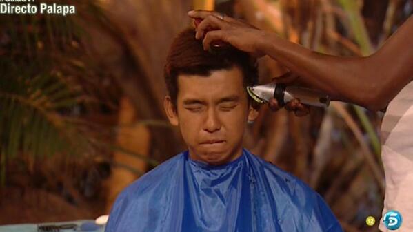 teleaudiencias's tweet photo. .@Yongliou: "Soy un chino moderno, me tiño el pelo rojo" #GalaSV7 http://t.co/1zsUxed6xu