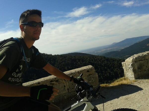 pablomaster89's tweet photo. #donow_urjc  #donowgreen @KQEDedspace I love green spaces and every weekend I ride on MTB along our"Sierra de Madrid" http://t.co/Qg3T5Zqblo