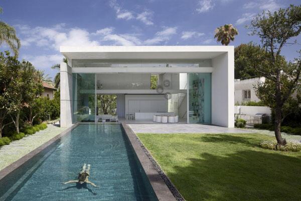 Sumptuous modern pad in Israel by Pitsou Kedem Architects onekindesign.com/2014/02/21/sum…