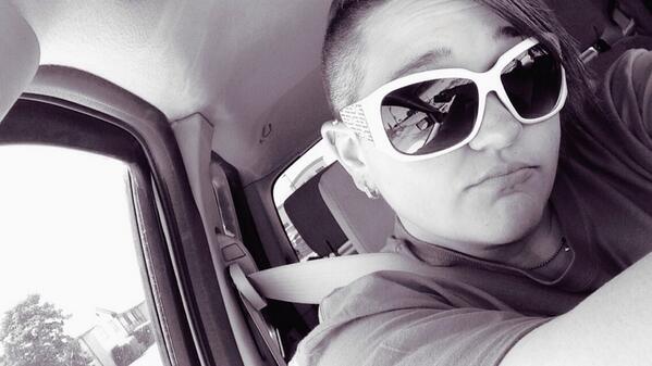 Shelb_31's tweet image. "Ive got one less problem without ya" 😝 #happyproblemday