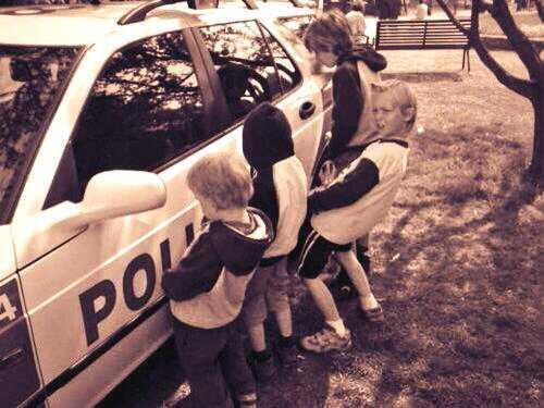 _Paisajes_'s tweet photo. Educa bien a tus hijos. http://t.co/tLbatxvU7E