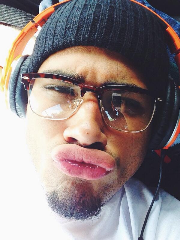 iamronniebanks's tweet photo. I have some fat ass lips 😂😗 http://t.co/rE7iidz4XI