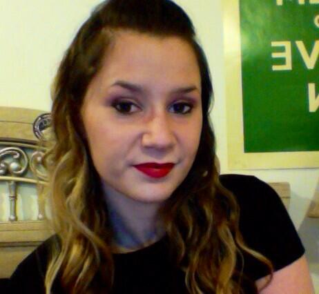 ablondebabe's tweet photo. @TheStyleGlossy π this is the "twist into small buns and go to sleep" look lol.
No #heatingtools for me in a year! π http://t.co/K2HS7AoOKc