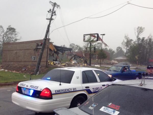 RT <a href="/tabithahawk/">Tabitha Hawk</a>: Tupelo tornado damage just now. #tupelo #tornado