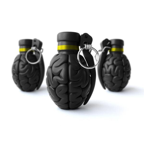 LapoLab's tweet image. Join the lottery to get a black #brainade limited to only 100p by #emiliogarcia