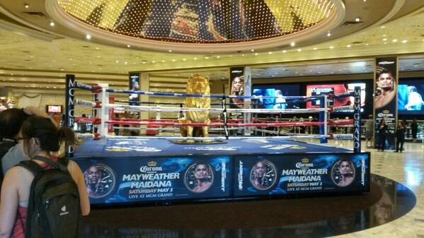 Tommorow at 1pm the lobby at the MGM Grand is going to be jumping for the fighters on the stacked #TheMoment card