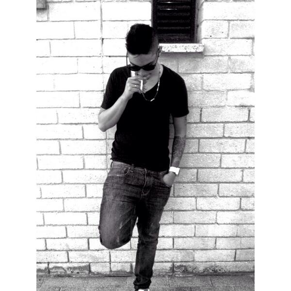 PaisaVlogs's tweet photo. http://t.co/oAw7RgH3e3