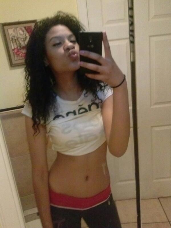 ruthgonzalezxo's tweet image. Feeling my body😍😌 #itsgettingbetter 👌