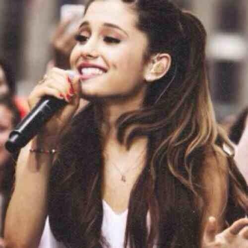 ArizxGrande's tweet photo. http://t.co/OpS9qGHelx