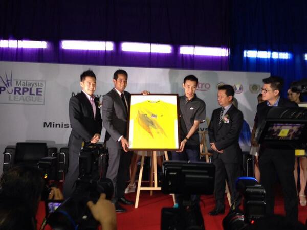 Khairykj's tweet photo. Just launched Malaysia Purple League. Msia's first professional badminton league. @Lee_C_Wei http://t.co/GGcK8NtoZ1
