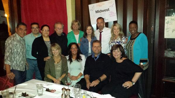 lesismore_79's tweet photo. #SMCL2X Midwest Leadership team ready to rock! http://t.co/gZHu6ziOTt