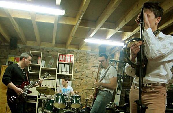 PartRomain's tweet image. Karnations my rock band