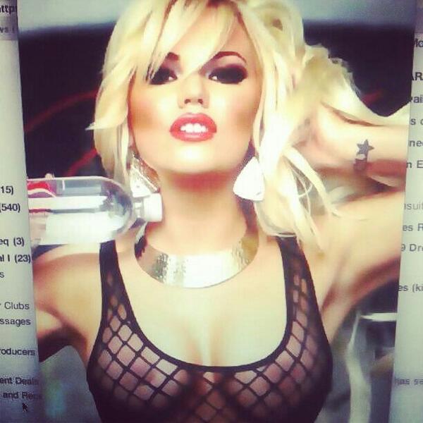 djcolleen50's tweet photo. @hughhefner I am excited for @PlayboyRadio tomorrow! #sexyinterview http://t.co/zDQZDKzodZ
