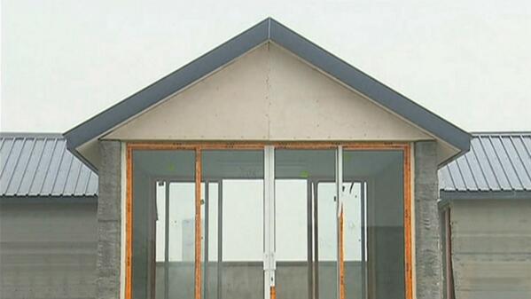 mashable's tweet image. A Chinese company harnessed 3D-printing technology to build 10 one-story houses in a day. on.mash.to/1iu90ZI