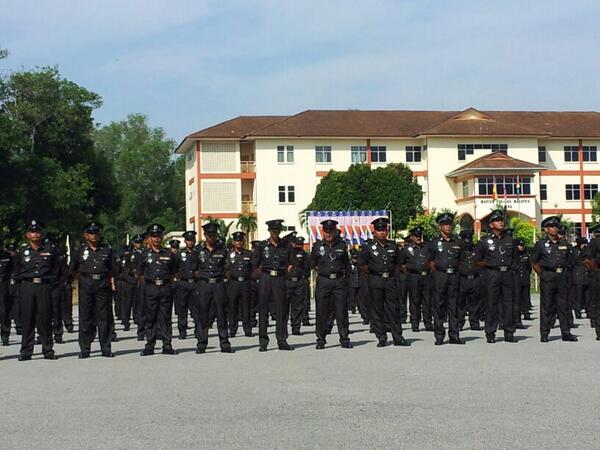 penWanitaKajang's tweet photo. Wajah2 ceria sbhgian Kpl n Sjn d Maj Pemakaian Pangkat TBBK@penjaramalaysia @KDNPUTRAJAYA@Zahid_Hamidi@maktabpenjara http://t.co/IzcJsAAhFt