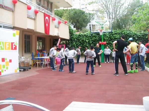 aipvakf's tweet photo. Çok keyifli bir 23 Nisan kutlaması için Herbalife'a teşekkür ederiz. http://t.co/LHmKcyoFWz