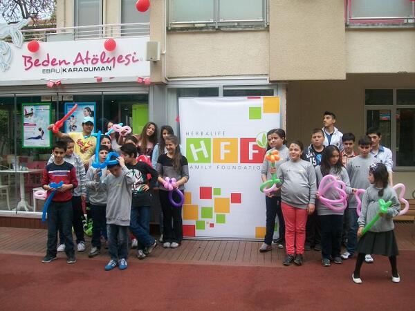 aipvakf's tweet photo. Çok keyifli bir 23 Nisan kutlaması için Herbalife'a teşekkür ederiz. http://t.co/DbXkpjqKTc