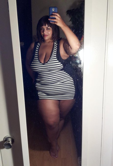 Uh-oh, must have lost some weight? I remember this dress being much tighter... #bodycon #selfie http://t