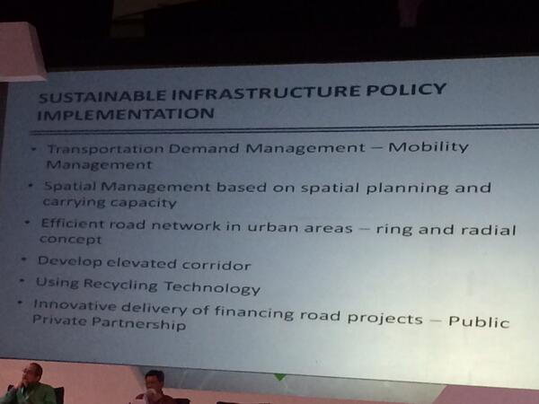 elisa_jkt's tweet image. Menurut Hermanto Dardak. Kalau dibaca, masih berorientasi pada 'pembangunan jalan. #infrastructure #IGIS