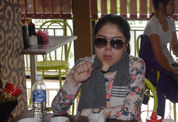 PdWawa's tweet photo. kak @tinatoon93 waktu ke toko kita looo http://t.co/GB4k2hjIAC
