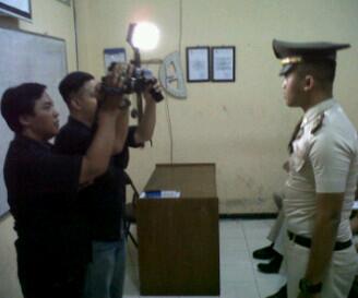 Sikupret di wawancara tentang kekerasan di rumah tangga