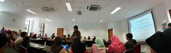 "tantangan kita adalah ketidakpastian, dan itu yang harus direduksi dengan inovasi dan pembangunan ICT"
- Dr Yanuar