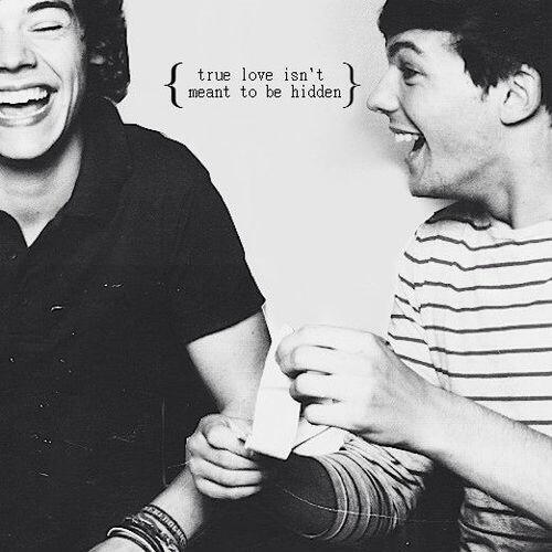 masturbassing's tweet photo. Harry is in such a perfect relationship, Louis is a lucky man. @Harry_Styles @Louis_Tomlinson http://t.co/6a49tm5anT