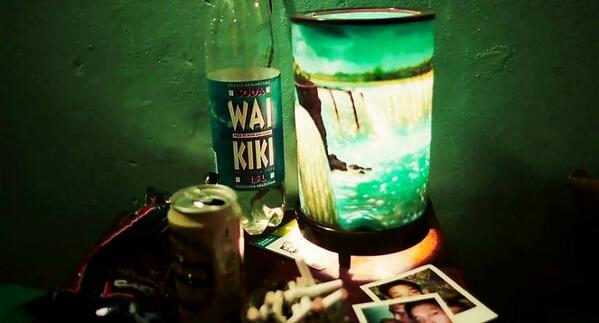 [영화] 장국영, 양조위의 <해피투게더> 오늘 처음 봤지만 너무 좋으니 트윗해야지. 부에노스 아이레스 어딘가에 아직도 아휘의 방에는 이 전등이...