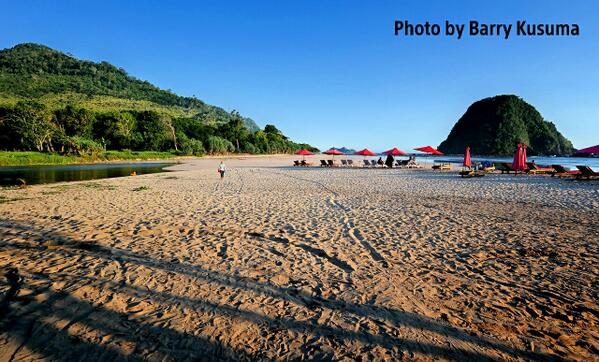 Ke Banyuwangi silahkan mampir sejenak ke Pulau Merah, salah satu spot eksotis di Jawa Timur. #live <a href="/LiburanLokal/">Liburan Lokal</a>