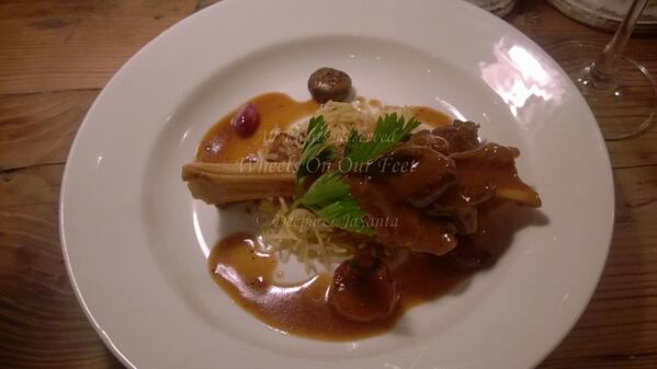 WheelsOnOurFeet's tweet image. #bcontest Q5 Braised lamb Shanks + glass of Oaked Cabernet Sauvignon @AllThingsNice @MyraVineyards @burrp_mumbai