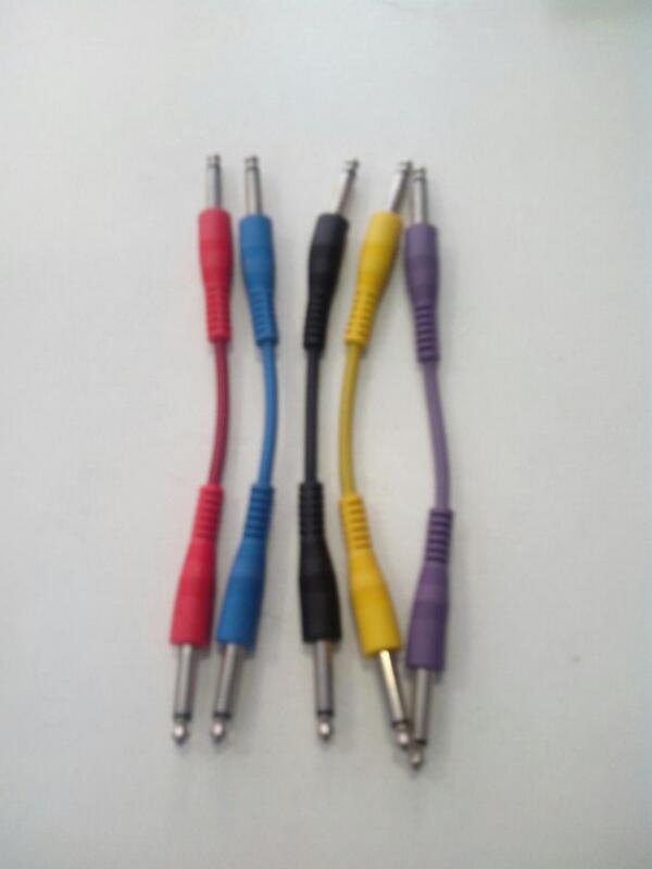 oltrainstrument's tweet image. Cable pedalera. 2€ la unidad. Varios colores