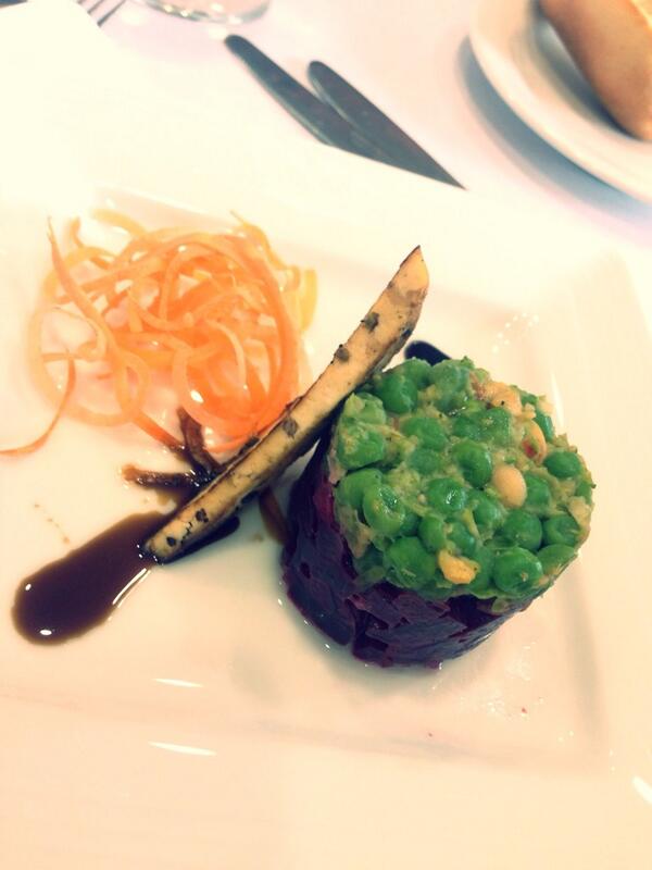 JosianneIsabel's tweet photo. Un beau repas végé et ecofriendly au Gala de Reconnaissance en Environnement - Marché Bonsecours @MarieveIsabel http://t.co/4NT6mZEhX9