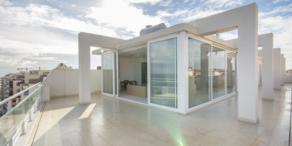 New on the market, large luxurious corner Sea Front PENTHOUSE maltaluxuryrealestate.com/property/seafr… … pic.x.com/54YnSOx5sV