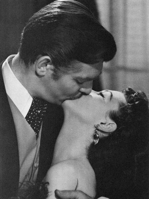 DitesmoiVous's tweet photo. Clark Gable and Vivien Leigh 

in Gone With the Wind (1939) http://t.co/gswQ8FbpGe