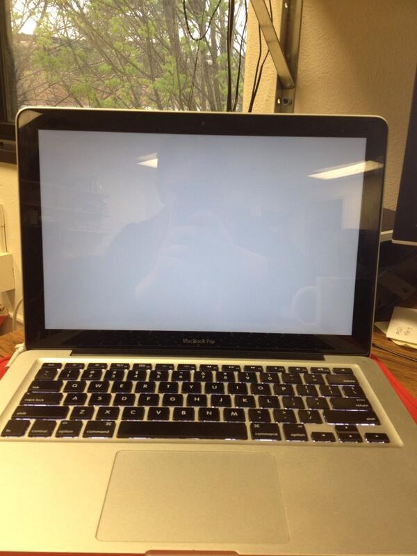 kdothage's tweet image. Always save paper to Google drive. I cannot emphasize this enough. #deadmac #duringfinals #theuniversehatesme