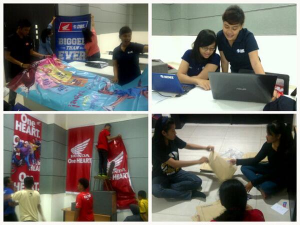 dblindonesia's tweet photo. Para kru #HondaDBL2014 #CentralJavaSeriesNorthRegion bekerja keras untuk TM Besok! SEMANGAT cah! @DBL_Semarang :D http://t.co/1AJADXFloj