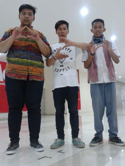 Abis lthn narsis dikit gpp keles <a href="/andhikaraikhan/">Dudut's</a> @dhianUWOW <a href="/PrabowoNurman/">Nurman Smokind'Ace</a>