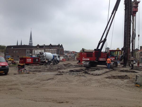XavierBlauwhoed's tweet photo. Start heiwerk door #Blauwhoed en #Gebr Blokland 40 appartementen #Gouda #Koningshof voor #Altera begonnen. http://t.co/LIEB2FqHkM