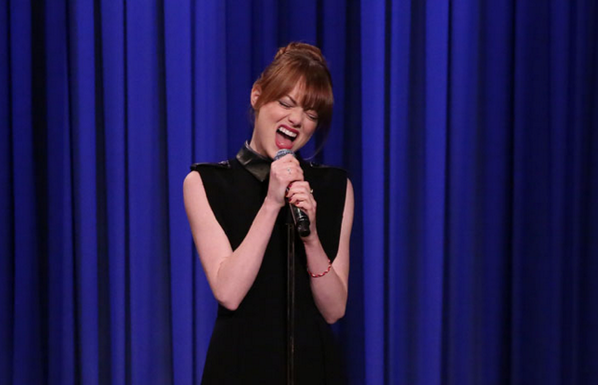 Cosmopolitan's tweet photo. This is quite possibly the BEST THING you will ever see Emma Stone do: http://t.co/na12lWXebl http://t.co/BuoDsJ7ZJH