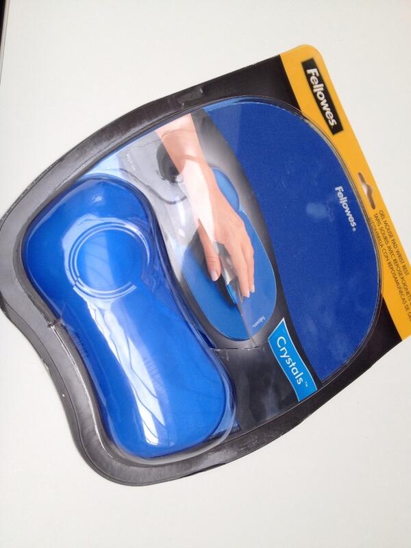 EmmaJaneBeattie's tweet image. FFS, Fellowes! How am I meant to get this open without damaging either myself or the contents?! #badpackaging