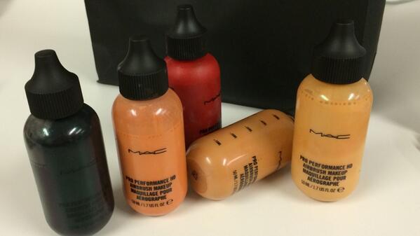 Bombshell_Ruchi's tweet image. gimmmmee!!! 😩😩😩😩 RT @MAC_Regan_R: #MACtip for long-lasting, matte skin apply @MACcosmetics HD Airbrush Makeup