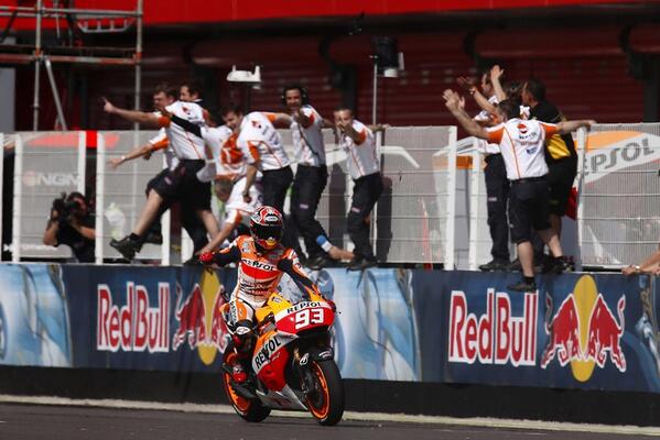 marcmarquez93's tweet photo. Chicos, nos vamos a Jerez! No se para esta semana! / Hi guys, we go to Jerez! Non stop this week... :) http://t.co/lfTjyNtkTG