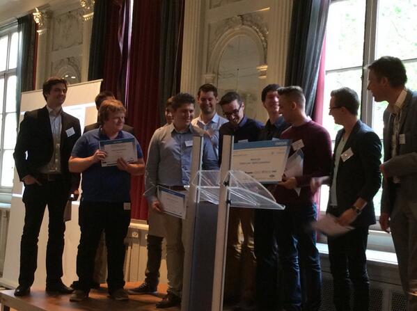 Onze studenten kapen voor het 2de jaar op rij de hoofdprijs weg op de #appsforvdab wedstrijd ! Proficiat !!