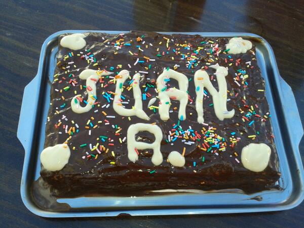 juan_89benaocaz's tweet photo. La tarta q m ha hexo @remegomezjim x mi cumple, muchas gracias jejejejeje #meriendatenderosycamareros http://t.co/mfgCRDmAMD