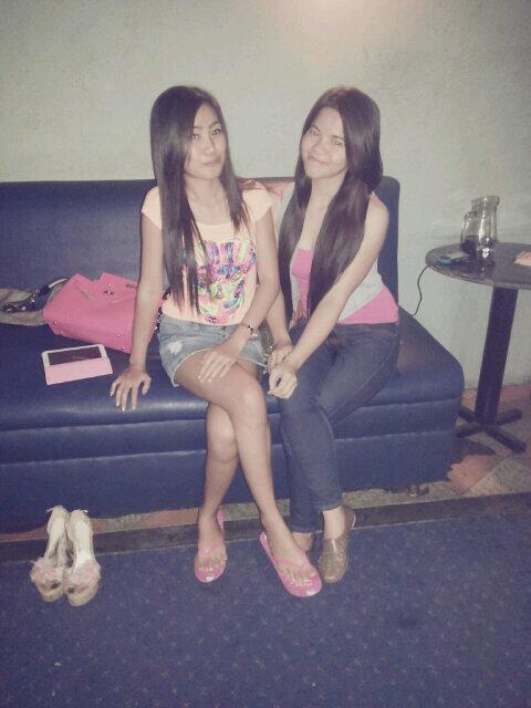 Esther_Lita's tweet photo. W/ Nona @LingkanELB ({}) :* http://t.co/5z4jM25vTH
