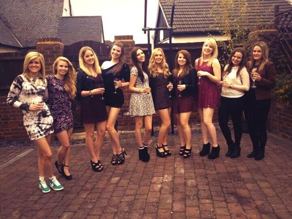 ZoDriver's tweet photo. 3 of my galz bdays this week @leeanna_92 @NicolaHartley8 @alicepalace__ have a sick time chicas missyaa #uxbridgepals http://t.co/ipGj5Wirh0