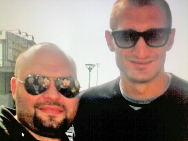 FABIOCRUCIATA's tweet photo. @clachiello @chiellini @SChiellini @EliBene1968 @Ottavia1984 @caroutine @LeChi3lline ..col mio giocatore preferito : http://t.co/eC1W1myacp