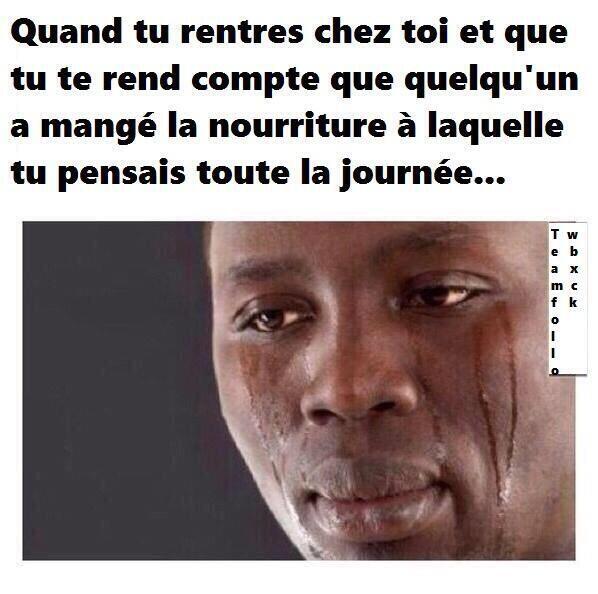 MamadouSegOff's tweet photo. Quand on mange mon kfc :( http://t.co/Xlw9x0jrKR